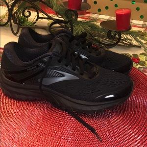 Brooks adrenaline GTS 18